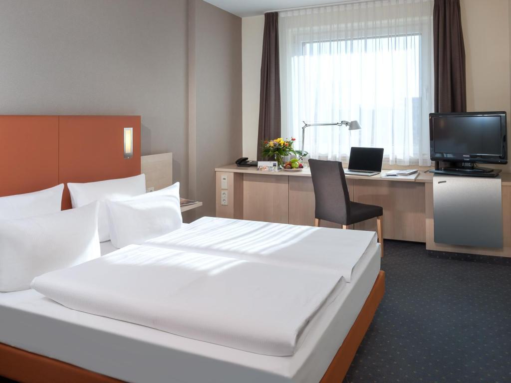 เอสเซนเชียล บาย ดอรินต์ เบอร์ลิน-อัดเลอร์สโฮฟ Hotel ภายนอก รูปภาพ
