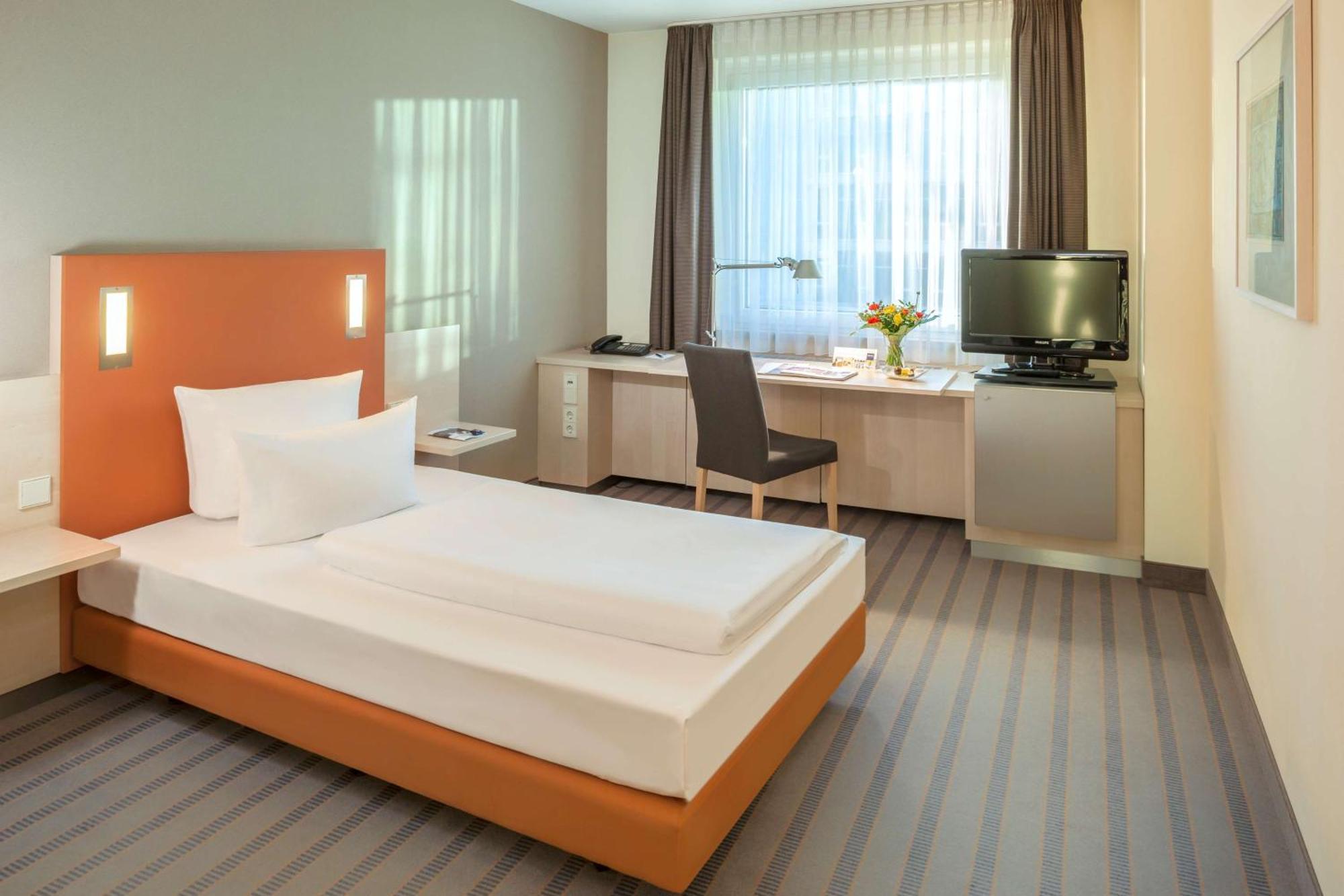 เอสเซนเชียล บาย ดอรินต์ เบอร์ลิน-อัดเลอร์สโฮฟ Hotel ภายนอก รูปภาพ