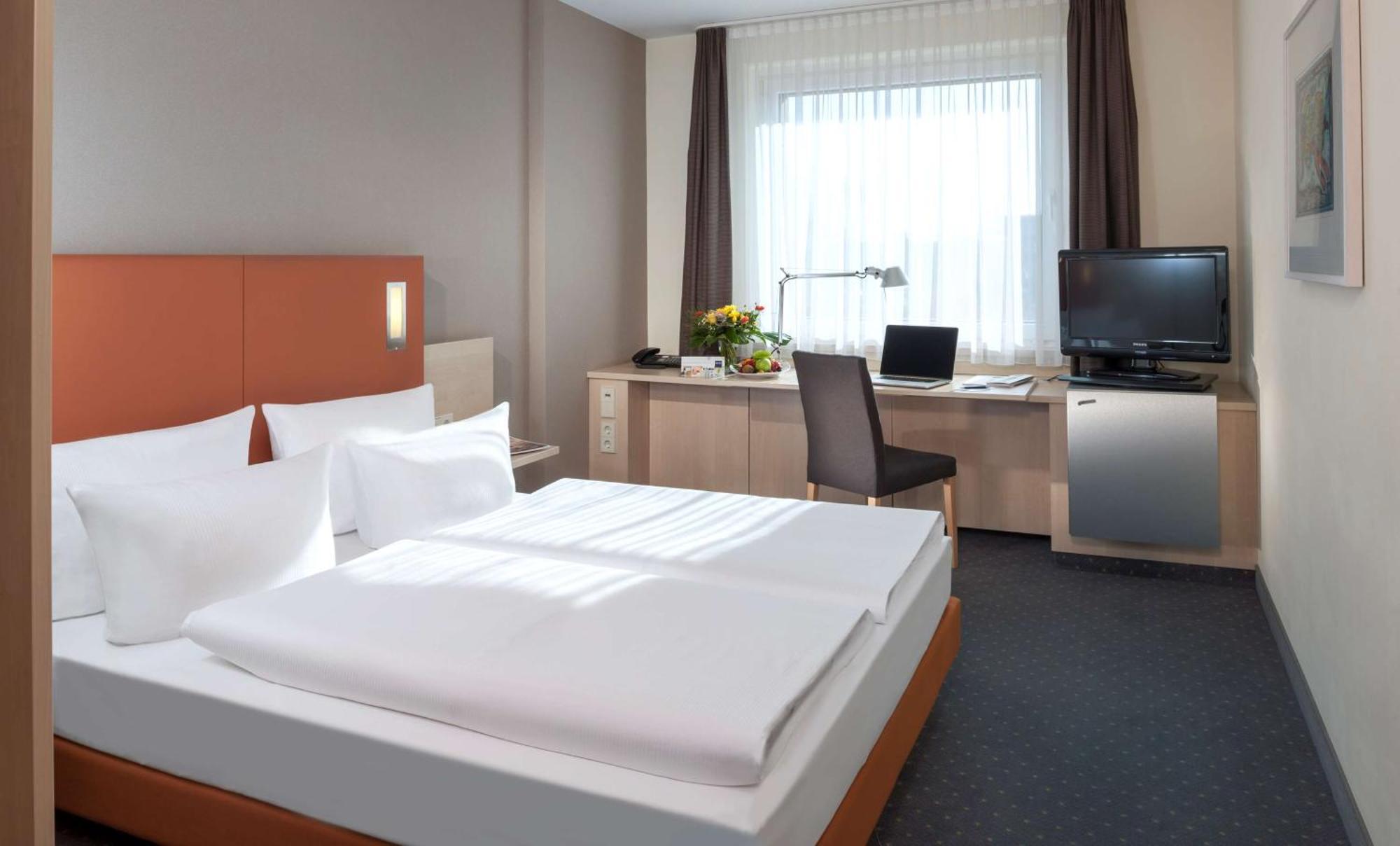 เอสเซนเชียล บาย ดอรินต์ เบอร์ลิน-อัดเลอร์สโฮฟ Hotel ภายนอก รูปภาพ