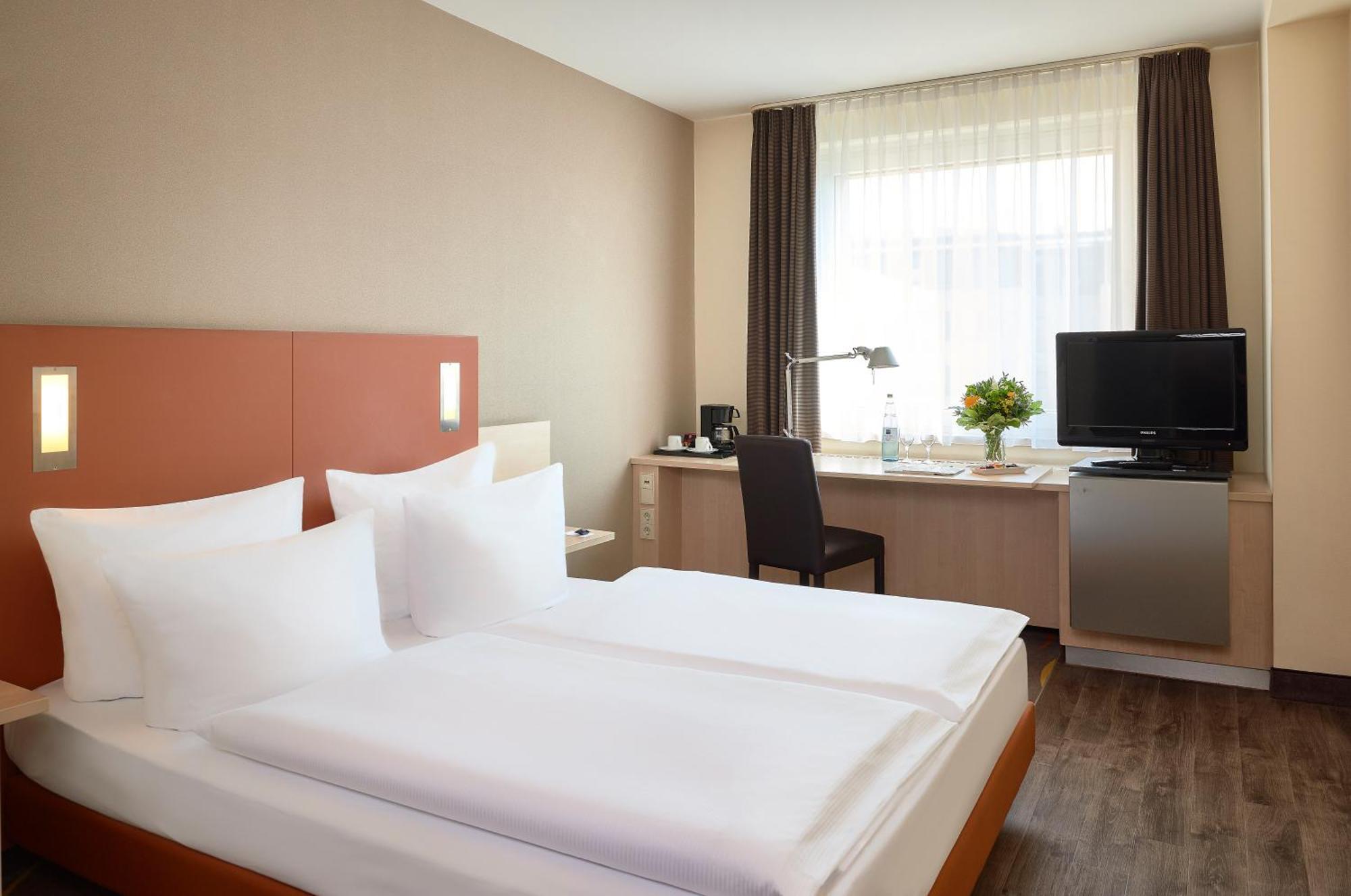 เอสเซนเชียล บาย ดอรินต์ เบอร์ลิน-อัดเลอร์สโฮฟ Hotel ภายนอก รูปภาพ