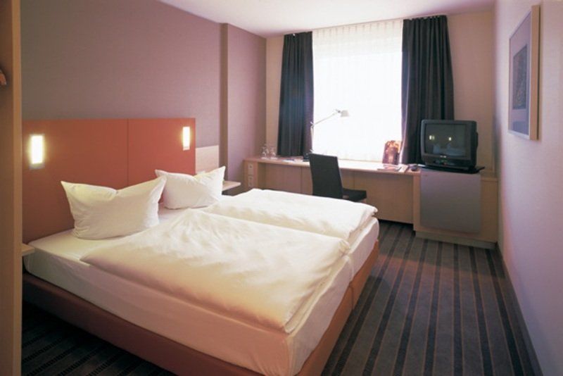เอสเซนเชียล บาย ดอรินต์ เบอร์ลิน-อัดเลอร์สโฮฟ Hotel ภายนอก รูปภาพ